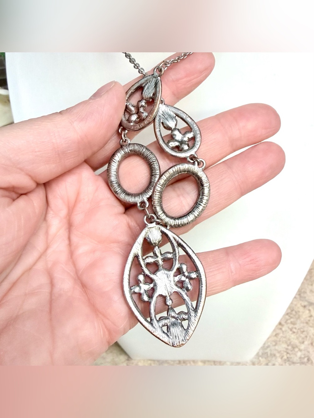 Art Deco style silver tone statement necklace - Picture 3 of 4